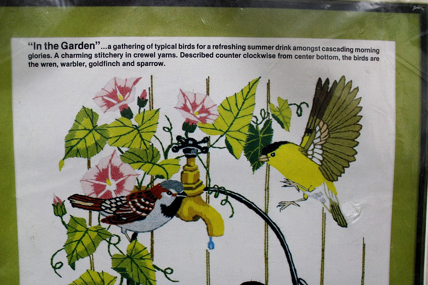 IN THE GARDEN Vtg Crewel Embroidery Kit Song Birds Floral Paragon Stitchery 0946