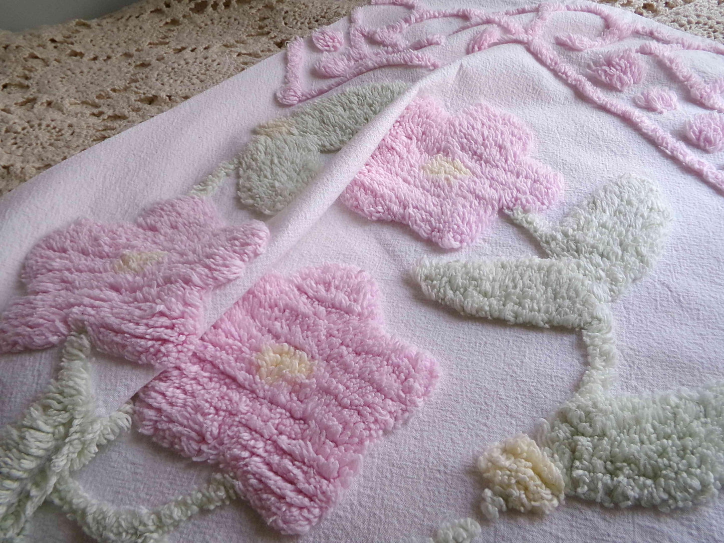 pink rose blooms chenille fabric, vintage style floral wreath quilt material, white 100% cotton, 15" x 18" piece for sewing