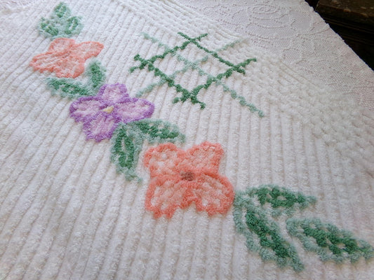 Pretty Vintage Chenille Fabric - Soft & Textured for Your Creative Projects, 21" x 28" Piece of Sewing Material Ideal for Quilts, Pillows