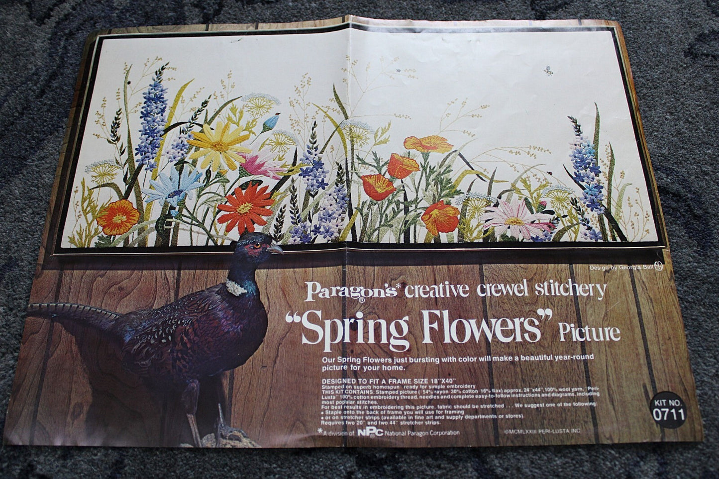 SPRING FLOWERS Vtg Wall Hanging Crewel Embroidery Kit Paragon Stitchery 0711