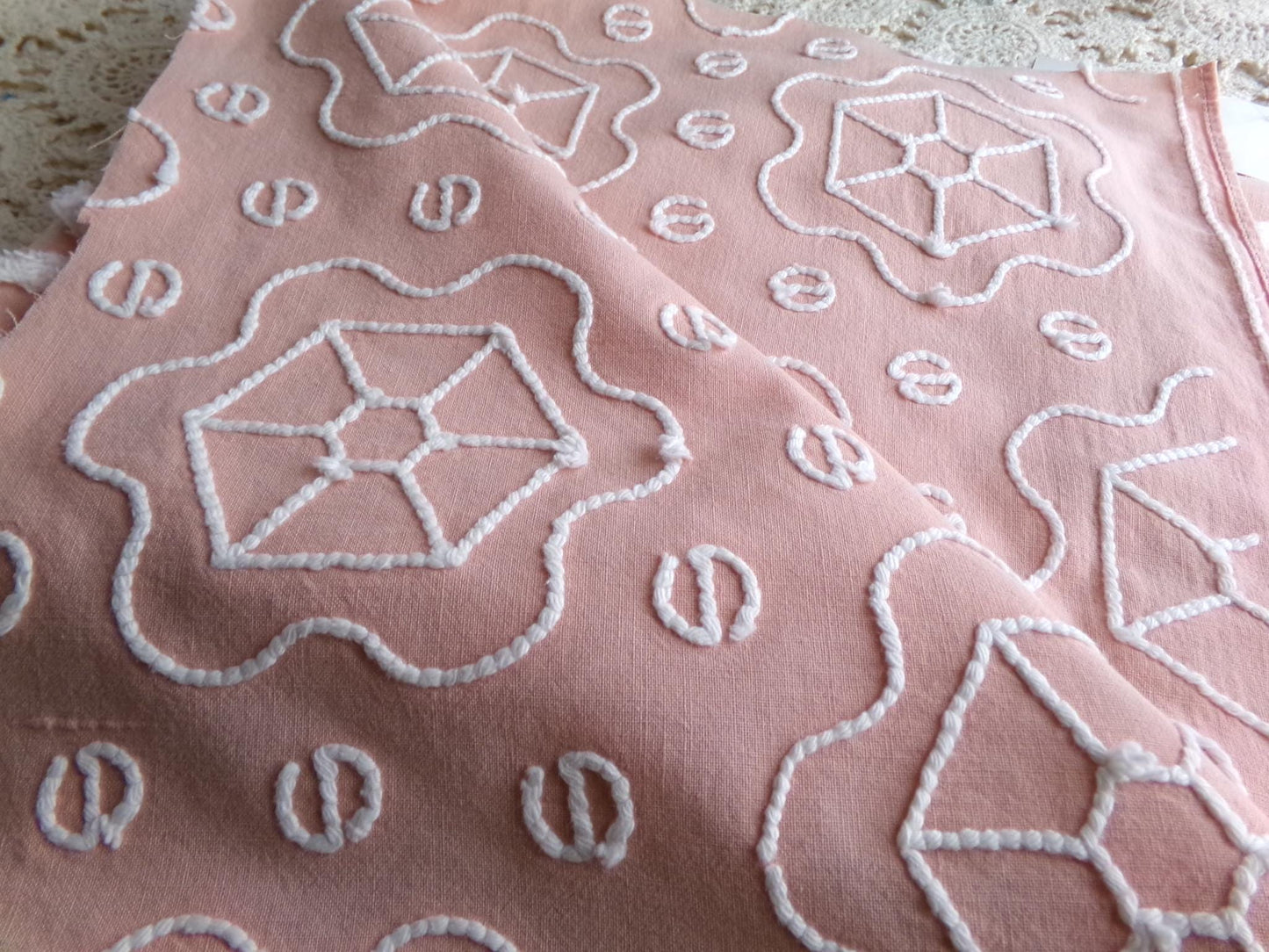fairytale daisy dots vintage chenille fabric, beautiful white spoked daisies on rose pink cotton, 20" x 24" piece of sewing & quilt material