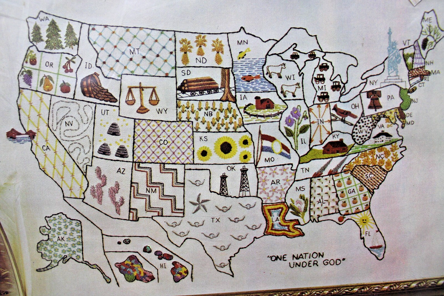 AMERICA THE BEAUTIFUL Vtg Crewel Embroidery Kit USA Map Paragon Stitchery 0434