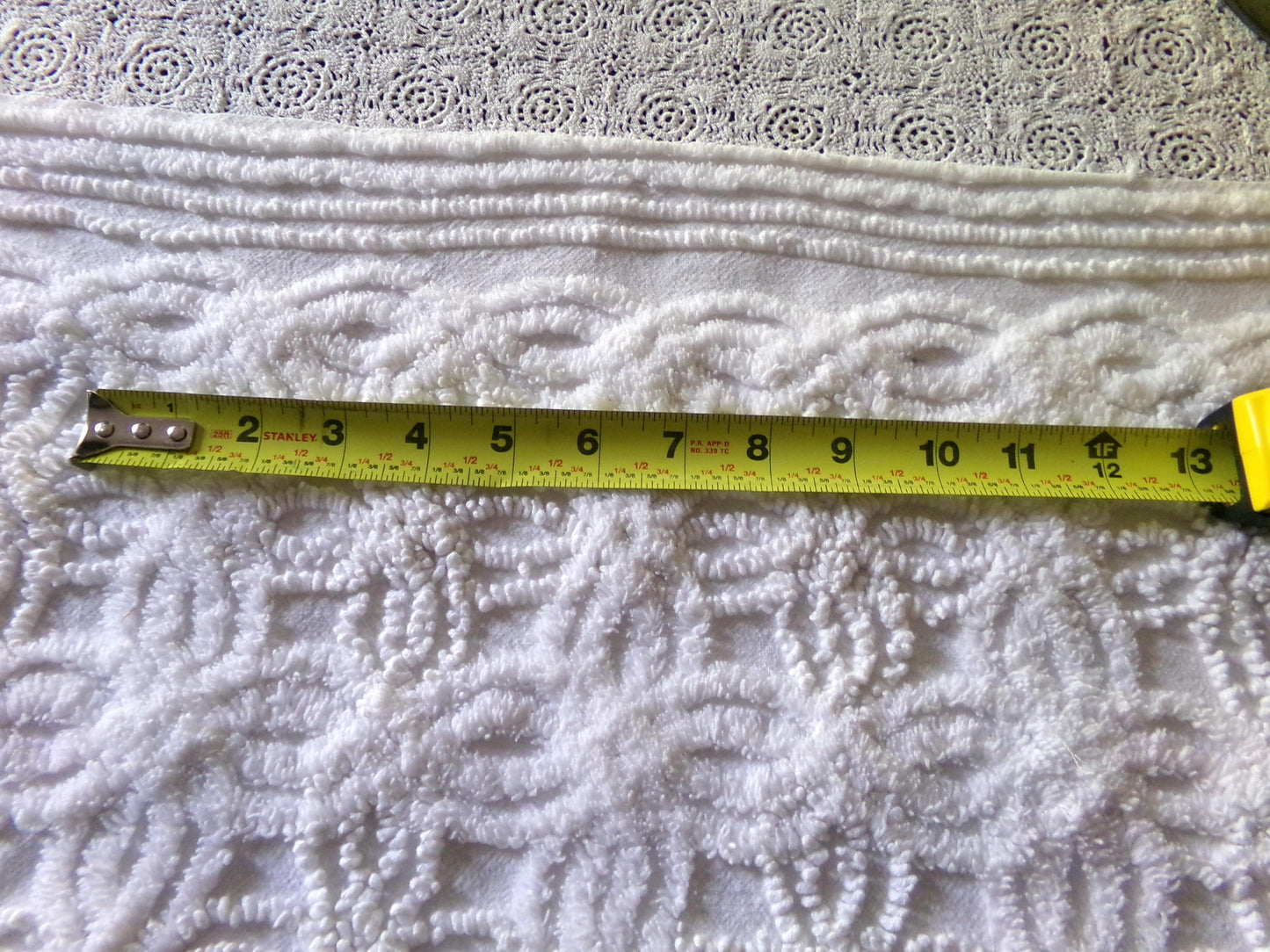 Exquisite Vintage Chenille Fabric, Elaborate 15.5" x 20" inch Piece, Intricate Needletufting in Wedding Ring Pattern