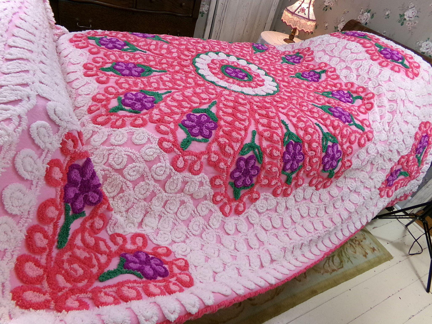 cupcake pink vintage chenille bedspread, spectacular lush cake frosting tufts, 100% plush cotton coverlet, full size bedding