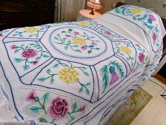 stained glass suncatcher style vintage chenille bedspread, elaborate wildflower rose floral tufting, full size cottage bedding, Cabin Crafts