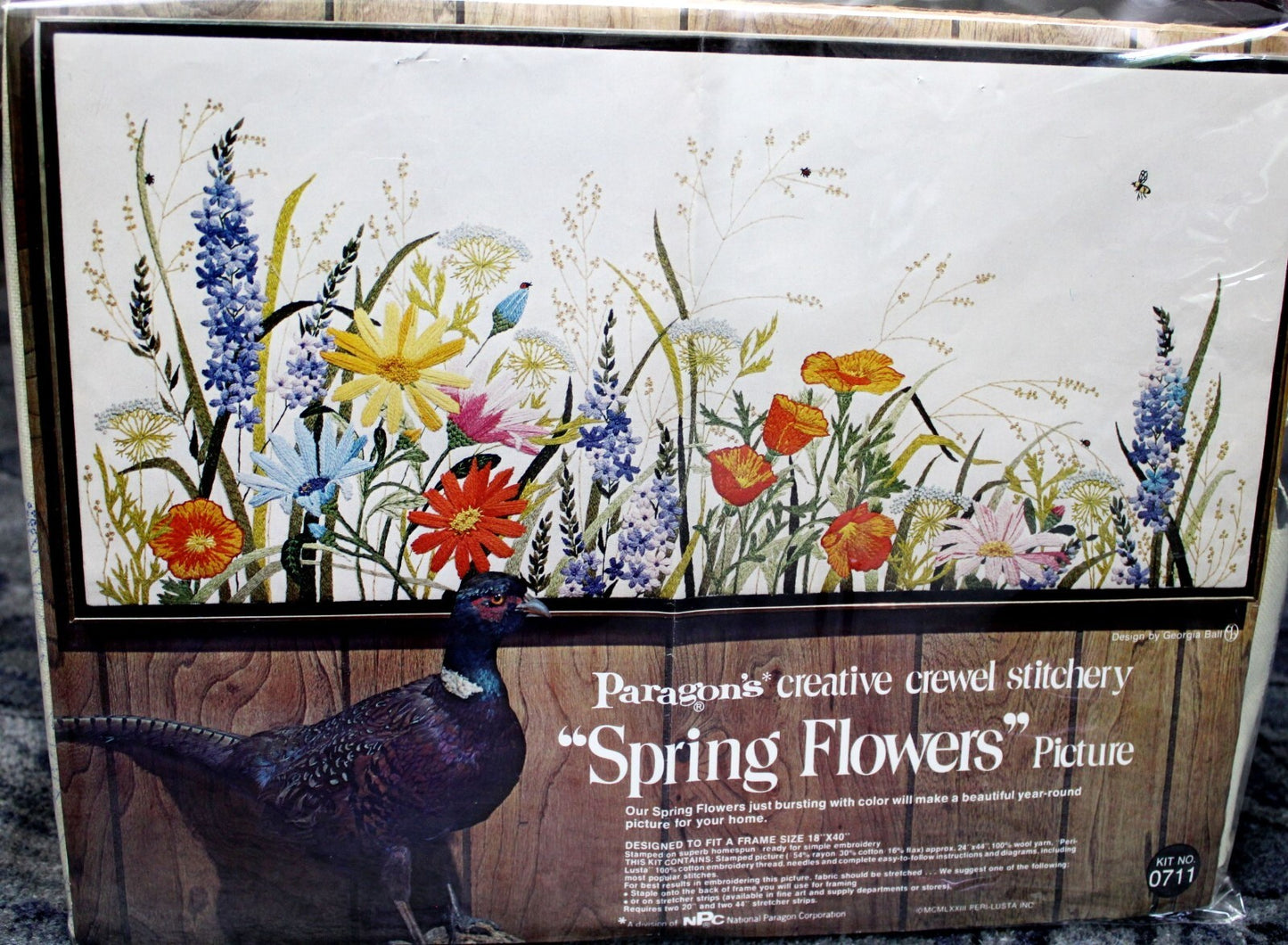 SPRING FLOWERS Vtg Wall Hanging Crewel Embroidery Kit Paragon Stitchery 0711