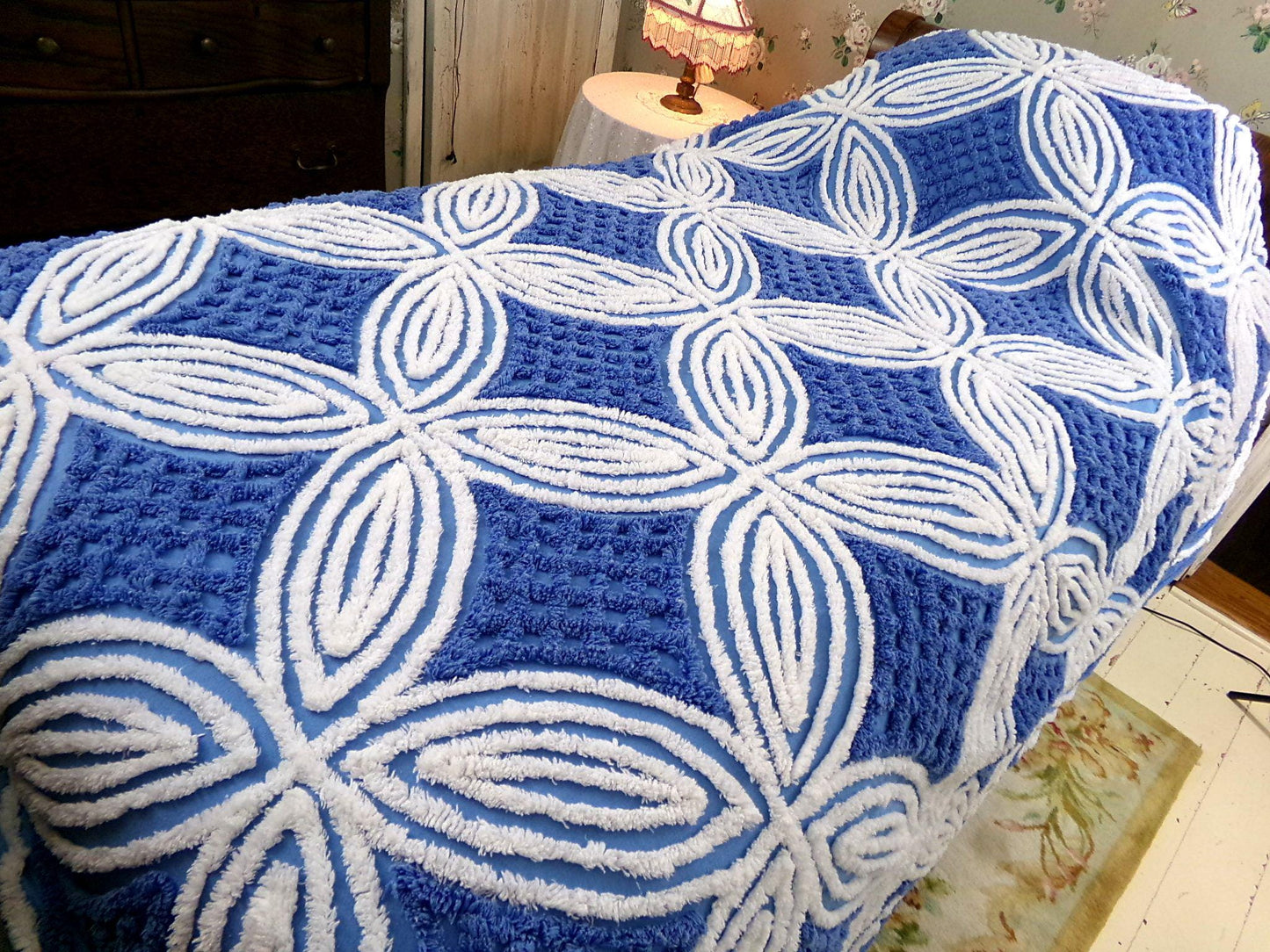coastal style chenille bedding, full size vintage cotton bedspread in dominant blue & white wedding ring design