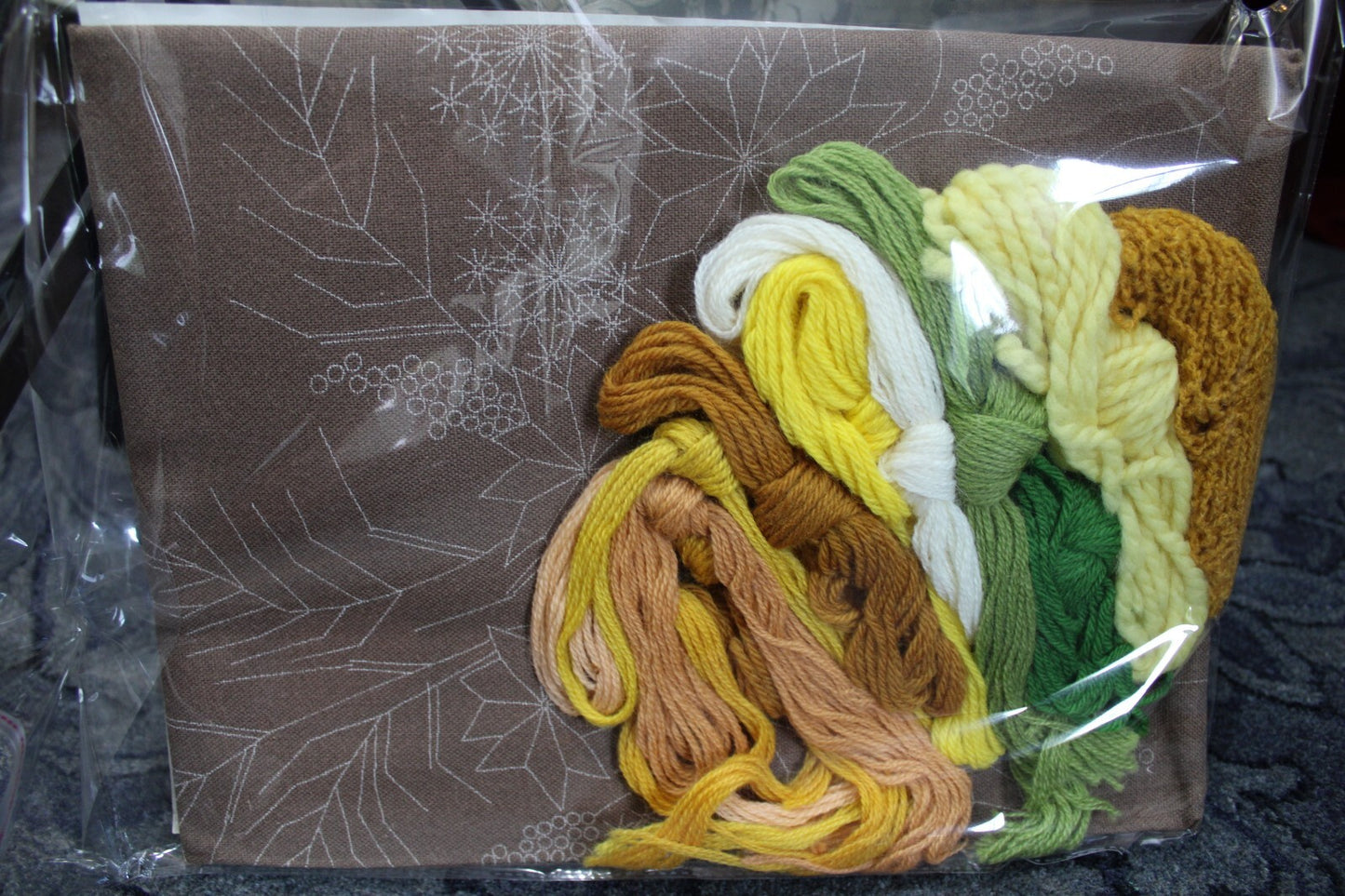 GOLDENROD Crewel Embroidery Kit Boho Hippie Floral Vtg Paragon Stitchery 0411