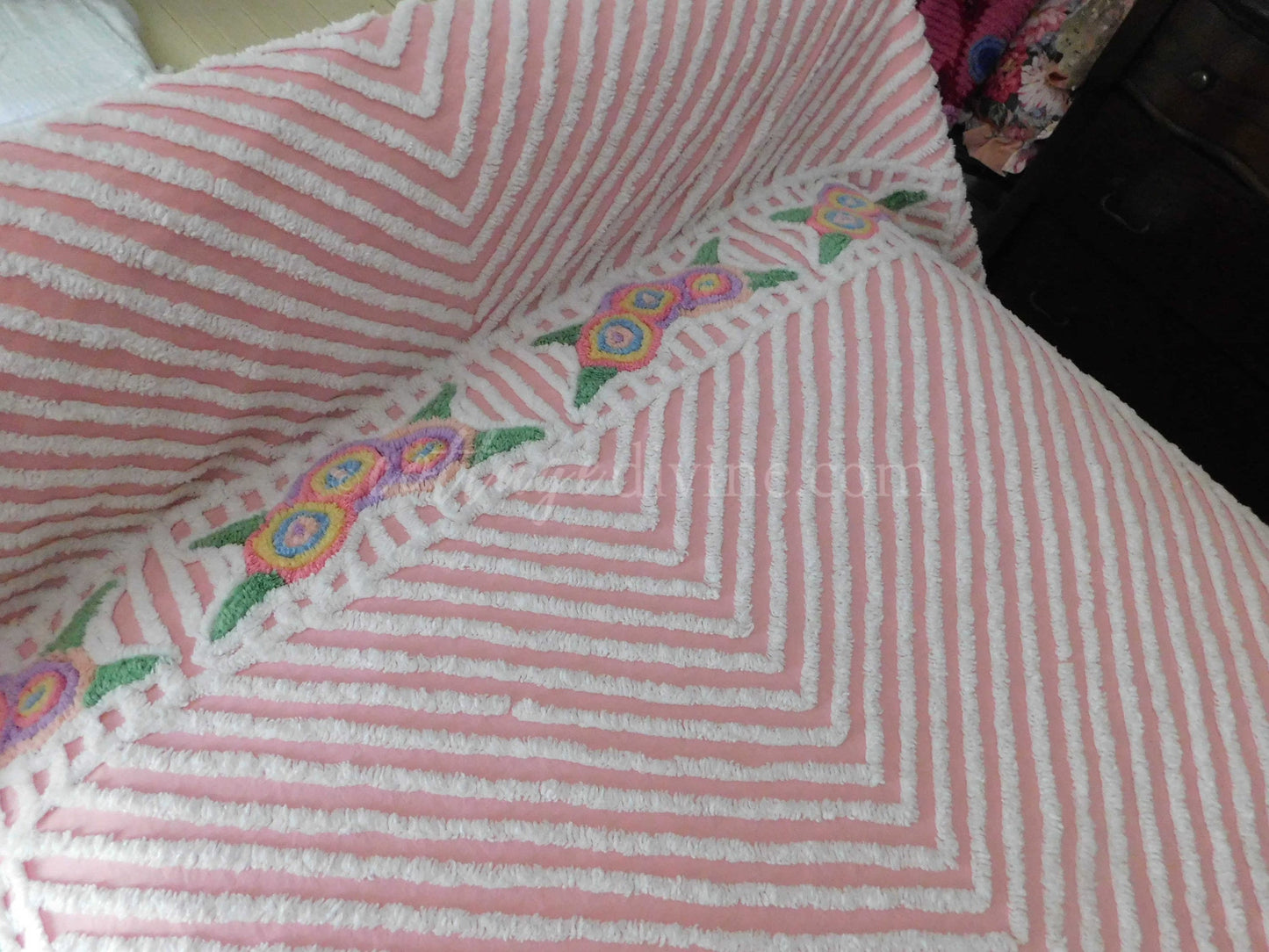 Rainbow Rose Vintage Chenille Bedspread, Cottage Style Plush Pink & White Chevron Design, Full Size