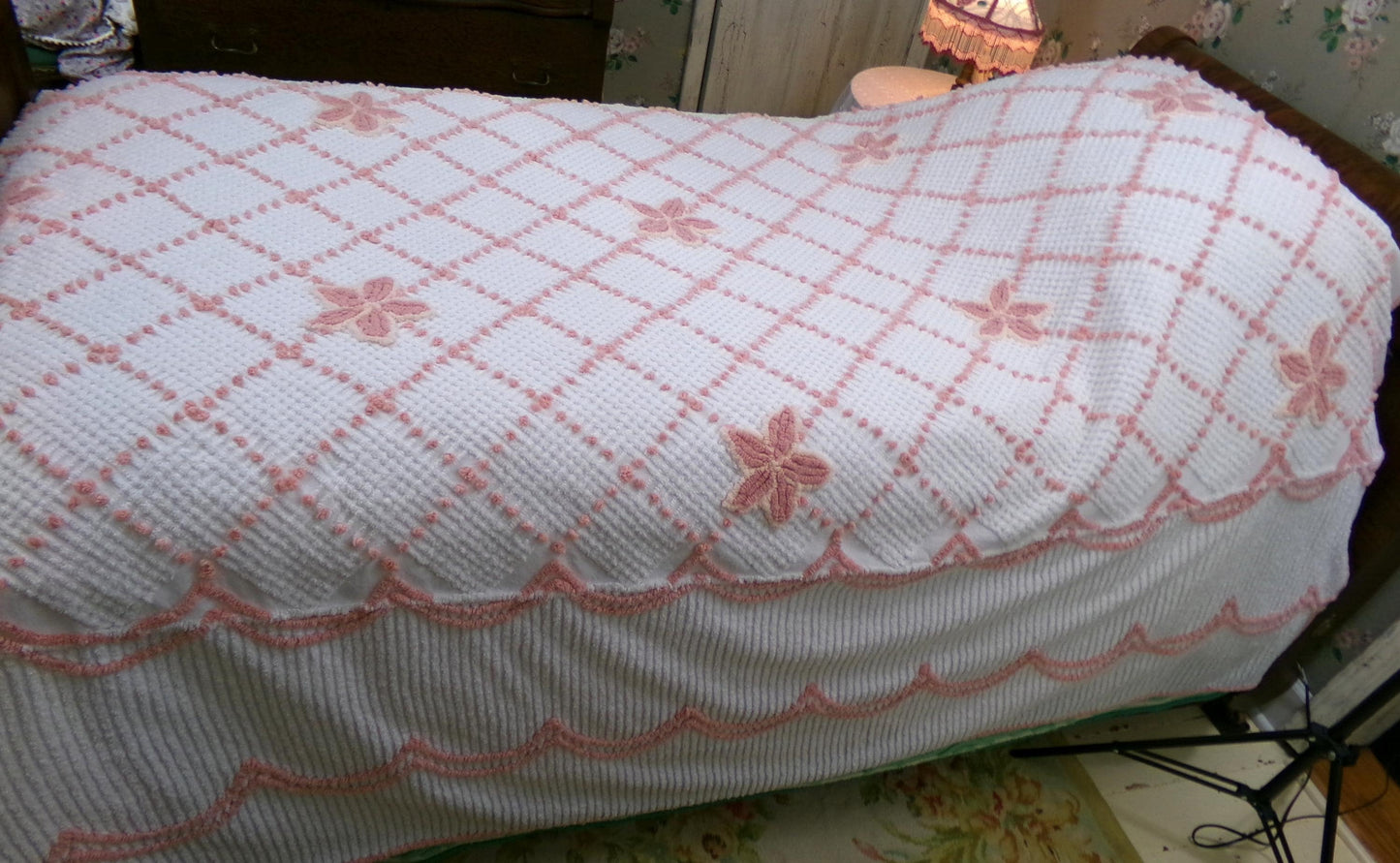 vintage full size chenille bedspread, simple star flowers on white cotton, shabby cottage style bedding