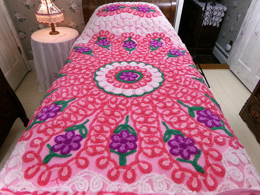 cupcake pink vintage chenille bedspread, spectacular lush cake frosting tufts, 100% plush cotton coverlet, full size bedding