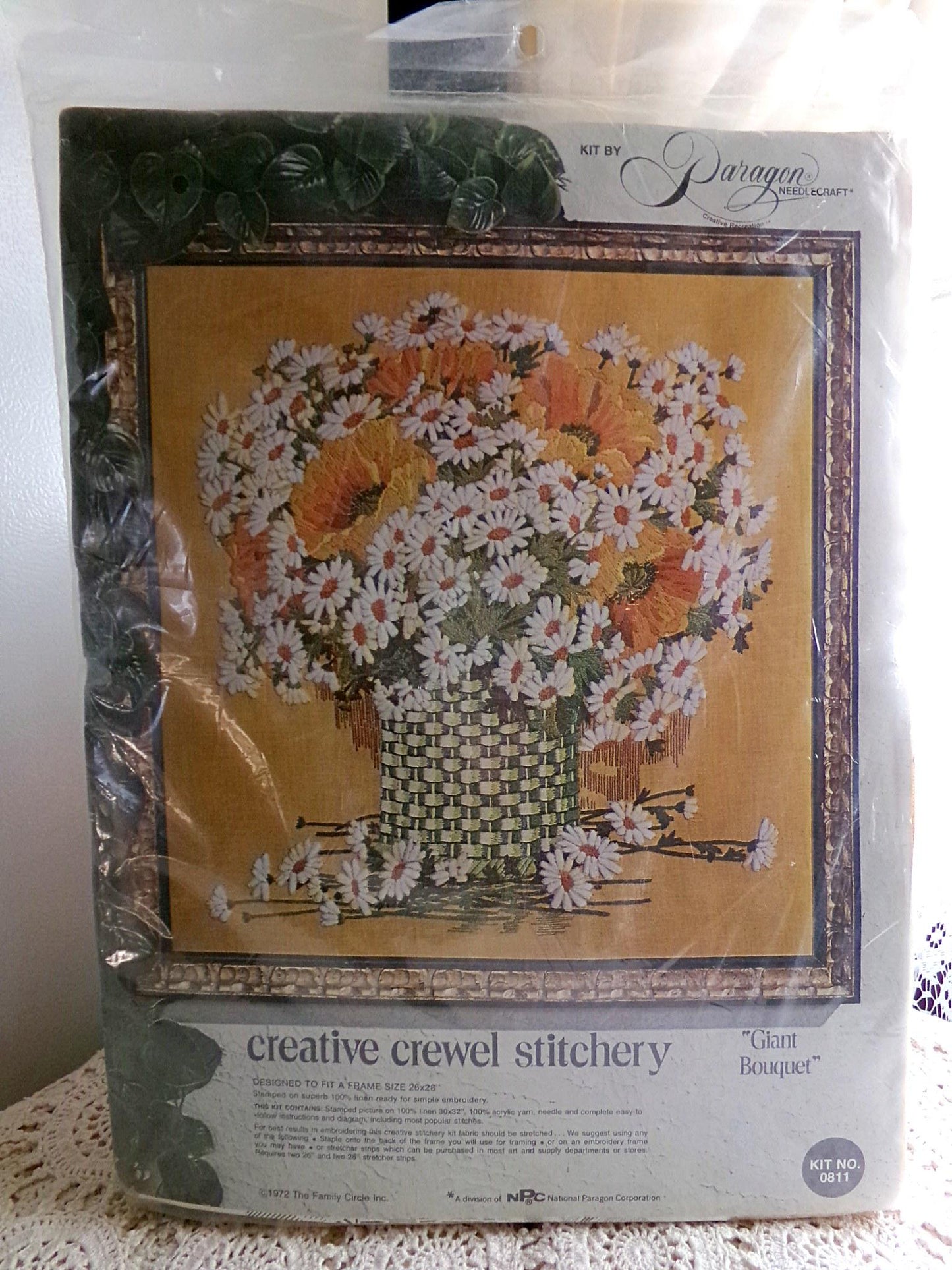 GIANT BOUQUET Boho Stitchery Kit, Vintage Paragon Creative Crewel Embroidery, Hippie Wall Hanging Design #0811, Family Circle 1972