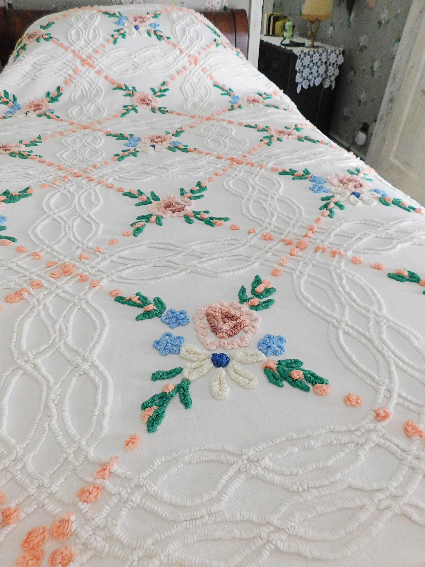 shabby chic chenille bedspread, vintage wildflower daisy rose design, white cotton summer coverlet with peach pops, twin size bedding