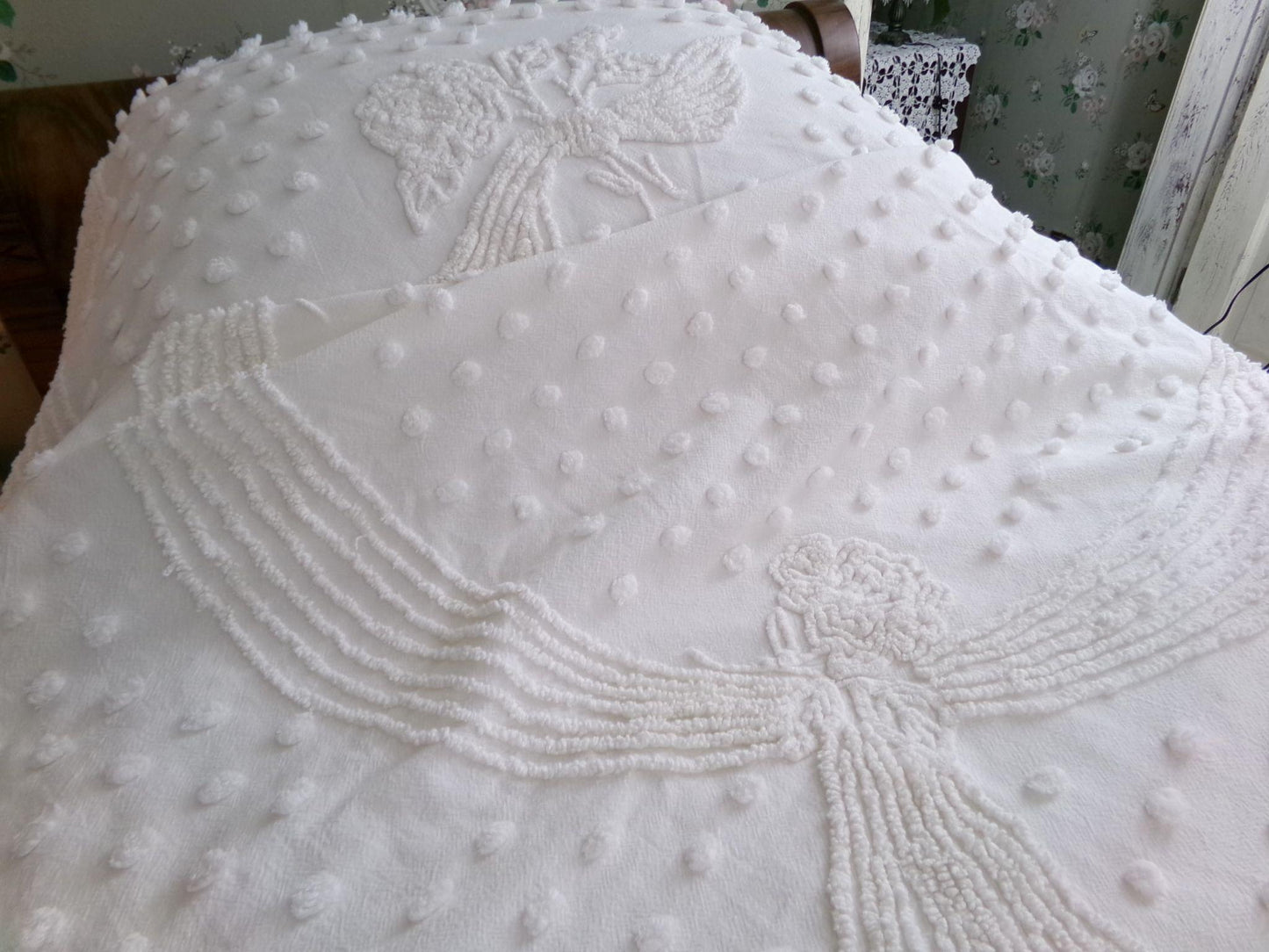 romantic farmhouse style white vintage chenille bedspread, roses, dots & swag bows, twin size cotton summer coverlet