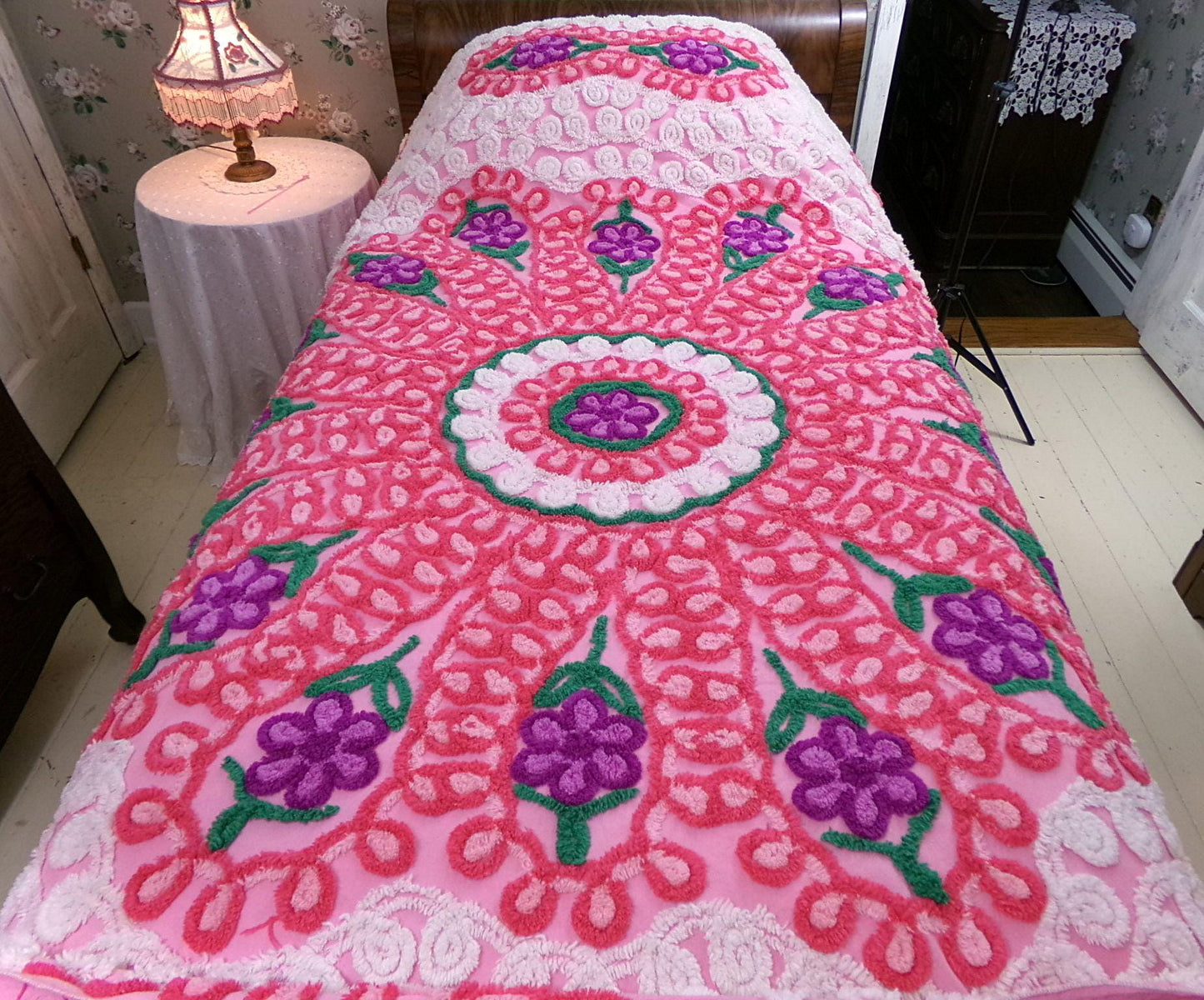 cupcake pink vintage chenille bedspread, spectacular lush cake frosting tufts, 100% plush cotton coverlet, full size bedding