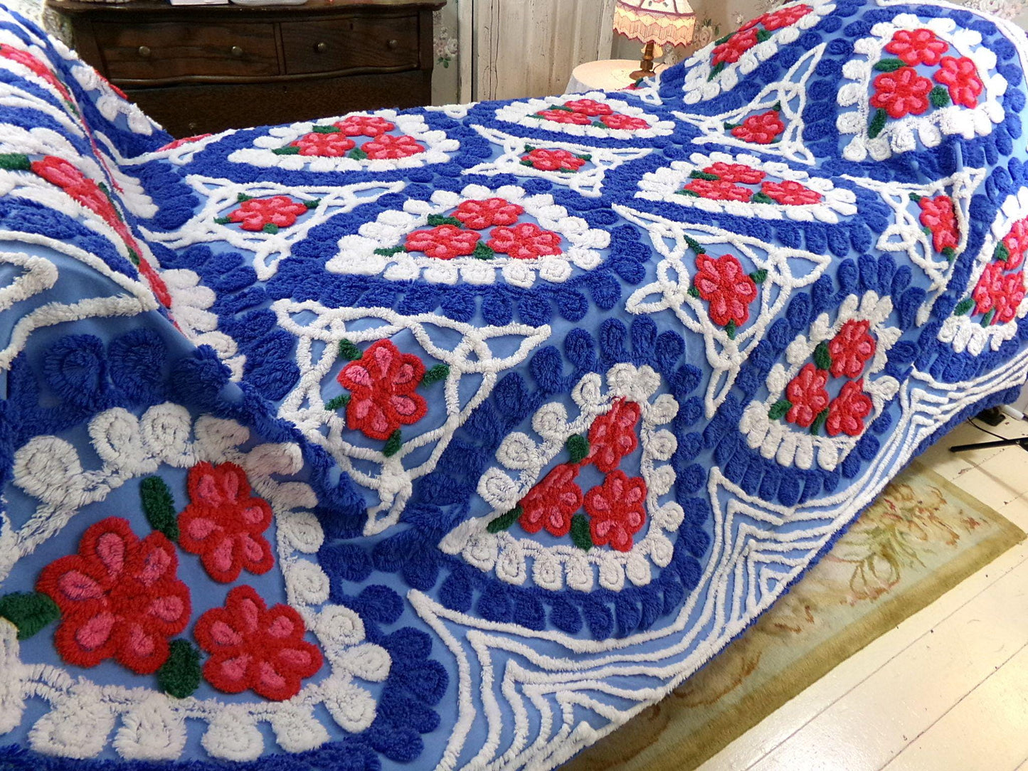 American Spirit Vintage Chenille Bedspread with Brilliant Red Roses in Blue & White Hearts, Full Size Bedding