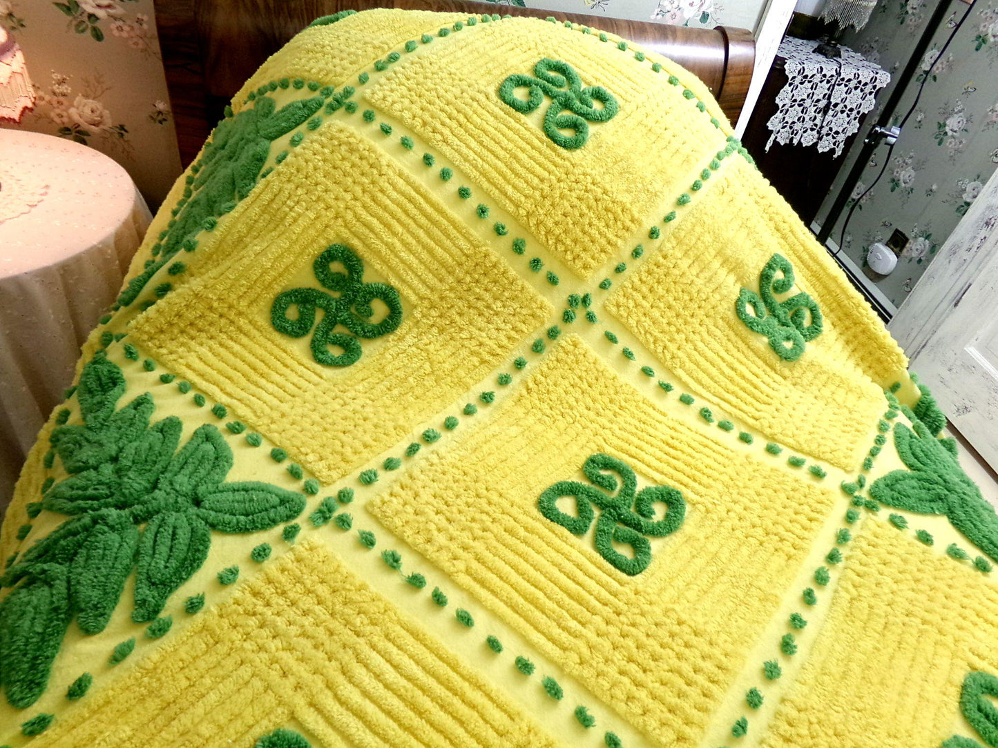 lucky leprechaun vintage chenille bedspread in mischievous emerald green & sunny yellow, plush cotton full size bedding with fringe