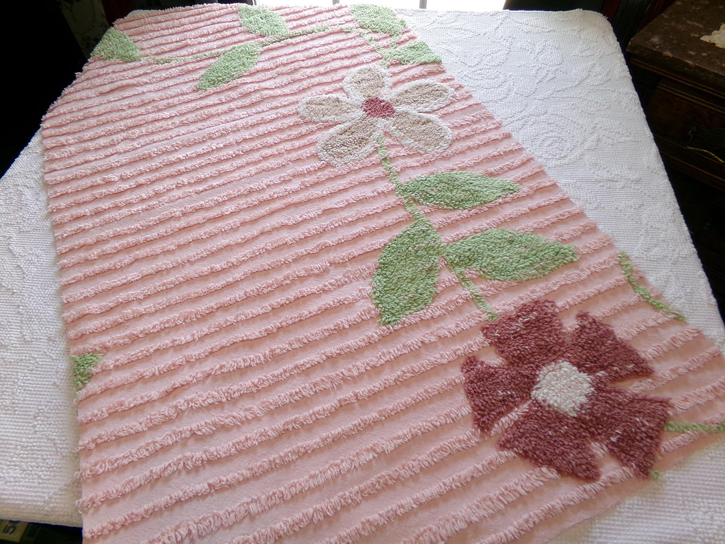 big daisies pink vintage style chenille fabric, thickly tufted flowers, 22"x 37" inch piece of quilt & sewing material, great for pillow