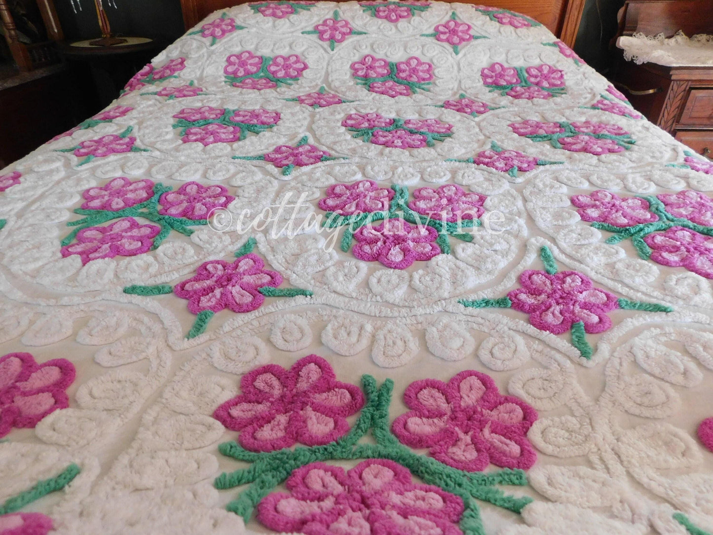 Romantic Plush Hearts White Curlicue 1950s Vintage Chenille Bedspread, FULL Size