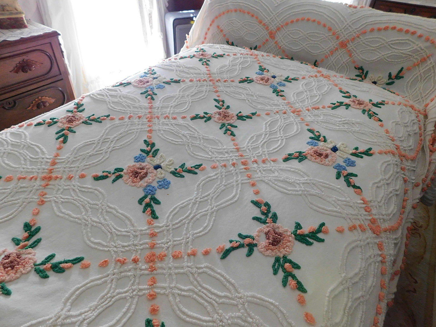 shabby chic chenille bedspread, vintage wildflower daisy rose design, white cotton summer coverlet with peach pops, twin size bedding