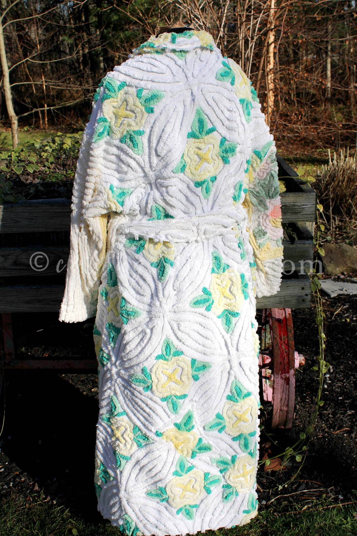 Plush Plus Size Chenille Robe, Upcycled Bathrobe from Cabbage Rose Blooms Vintage Chenille Bedspread, 1X / 2X Large