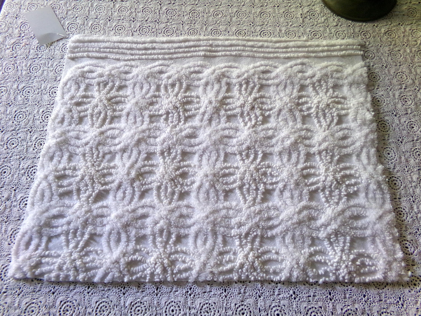 Exquisite Vintage Chenille Fabric, Elaborate 15.5" x 20" inch Piece, Intricate Needletufting in Wedding Ring Pattern