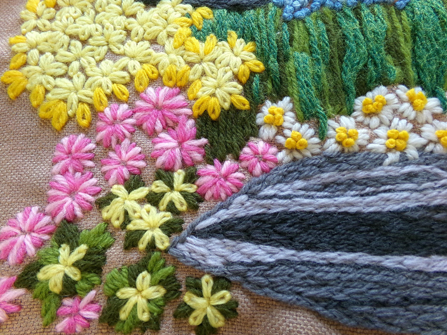 ROCK GARDEN Vintage Crewel Embroidery, FINISHED Boho Style Stitchery, Paragon Needlecraft #0215, Retro Floral Design by Barbara Sparre