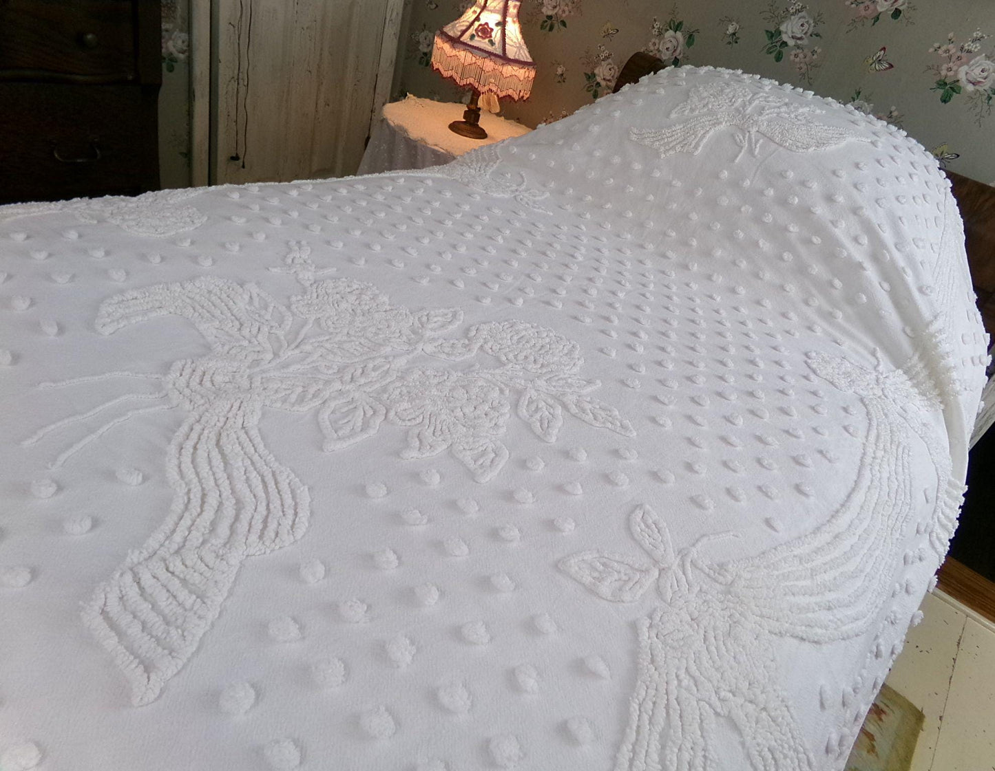 romantic farmhouse style white vintage chenille bedspread, roses, dots & swag bows, twin size cotton summer coverlet