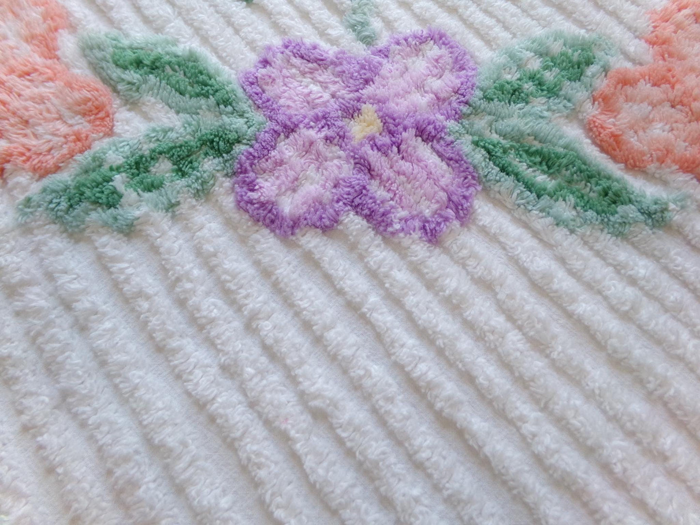 Pretty Vintage Chenille Fabric - Soft & Textured for Your Creative Projects, 21" x 28" Piece of Sewing Material Ideal for Quilts, Pillows