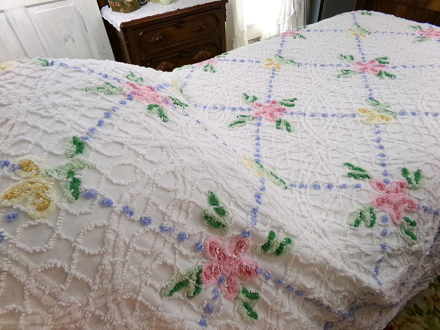 Shabby Chic Vintage Style Chenille Bedspread, Pink & Yellow Flower Design, Full Size White Cotton Bedding With Accent Fringe