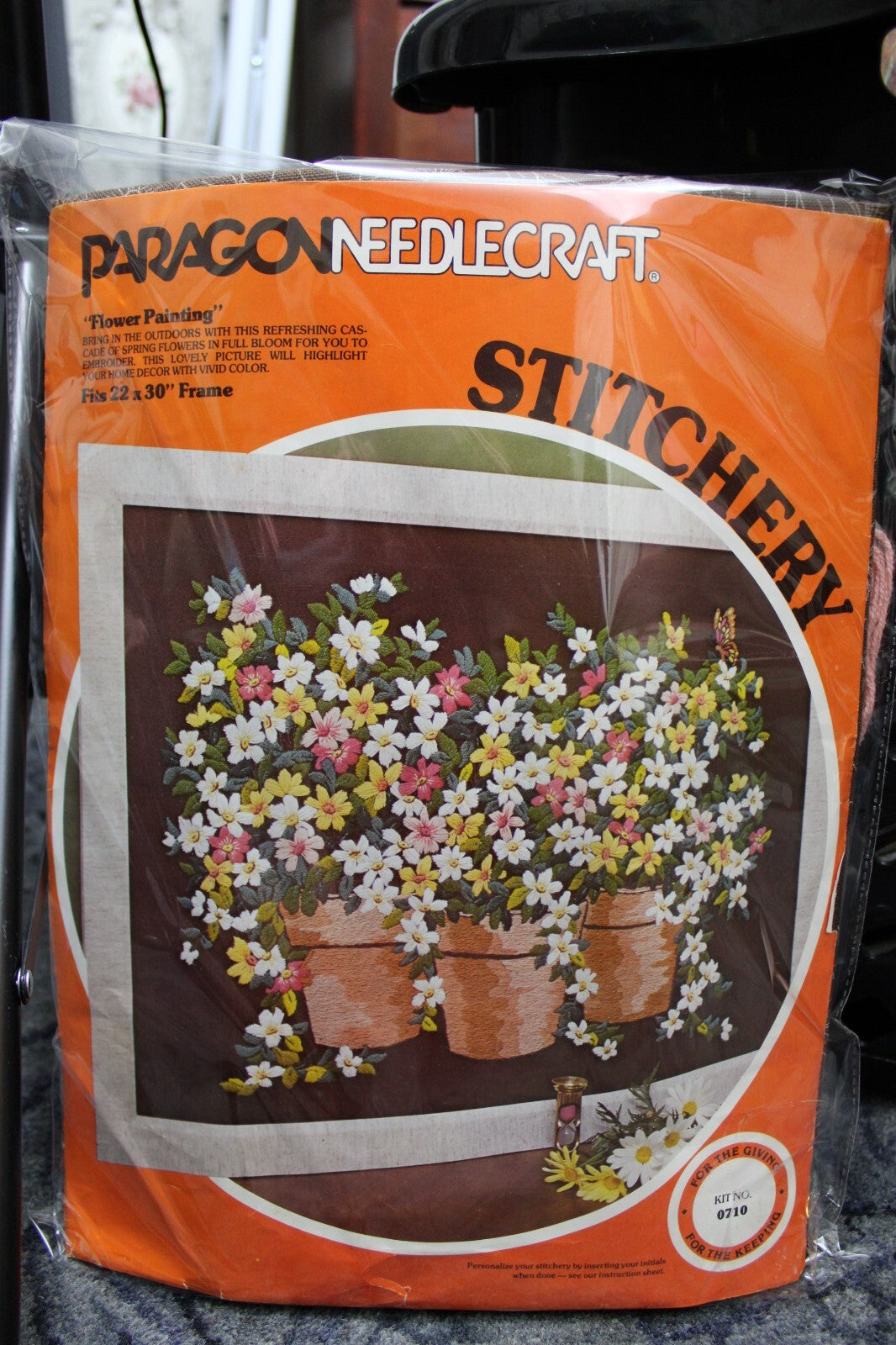 Vintage "FLOWER PAINTING" Crewel Embroidery Kit Huge Rare Paragon Stitchery 0710