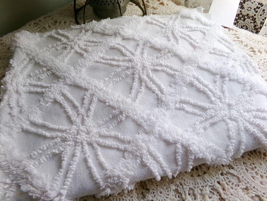 vintage white chenille fabric: webbed windowpane design, 20" x 25" cut piece