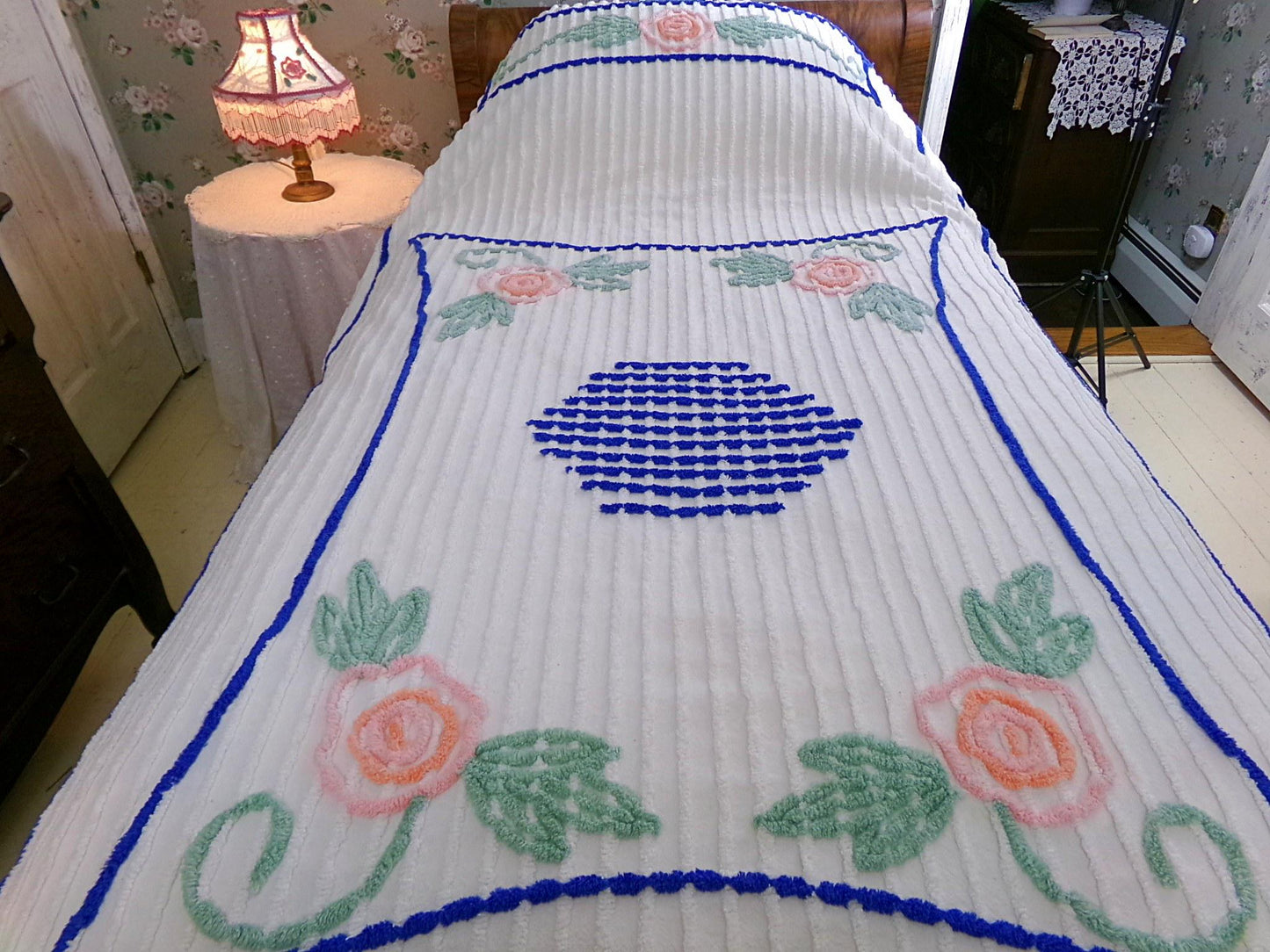 Cottage Style Vintage Chenille Bedspread, Lovely Pink Roses on White Cotton, TWIN Size Summer Coverlet