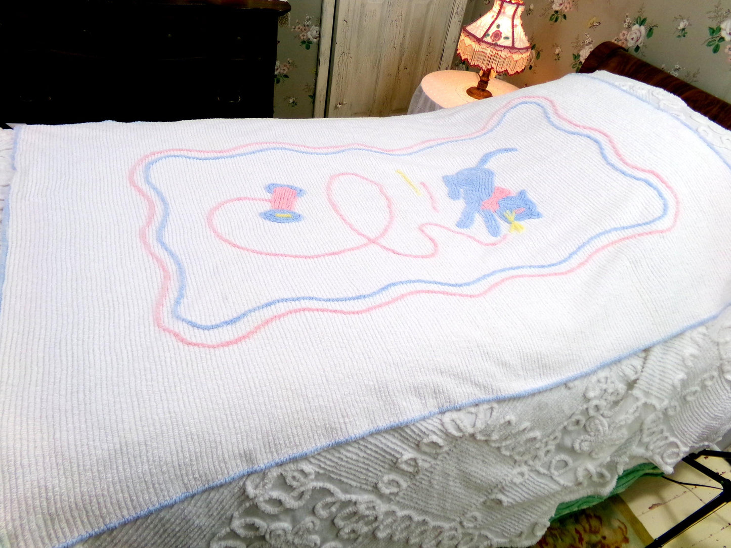 kitten vintage chenille coverlet, charming kitty cat chasing thread in pink, blue & white, cotton accent throw, 38"W x 56"L
