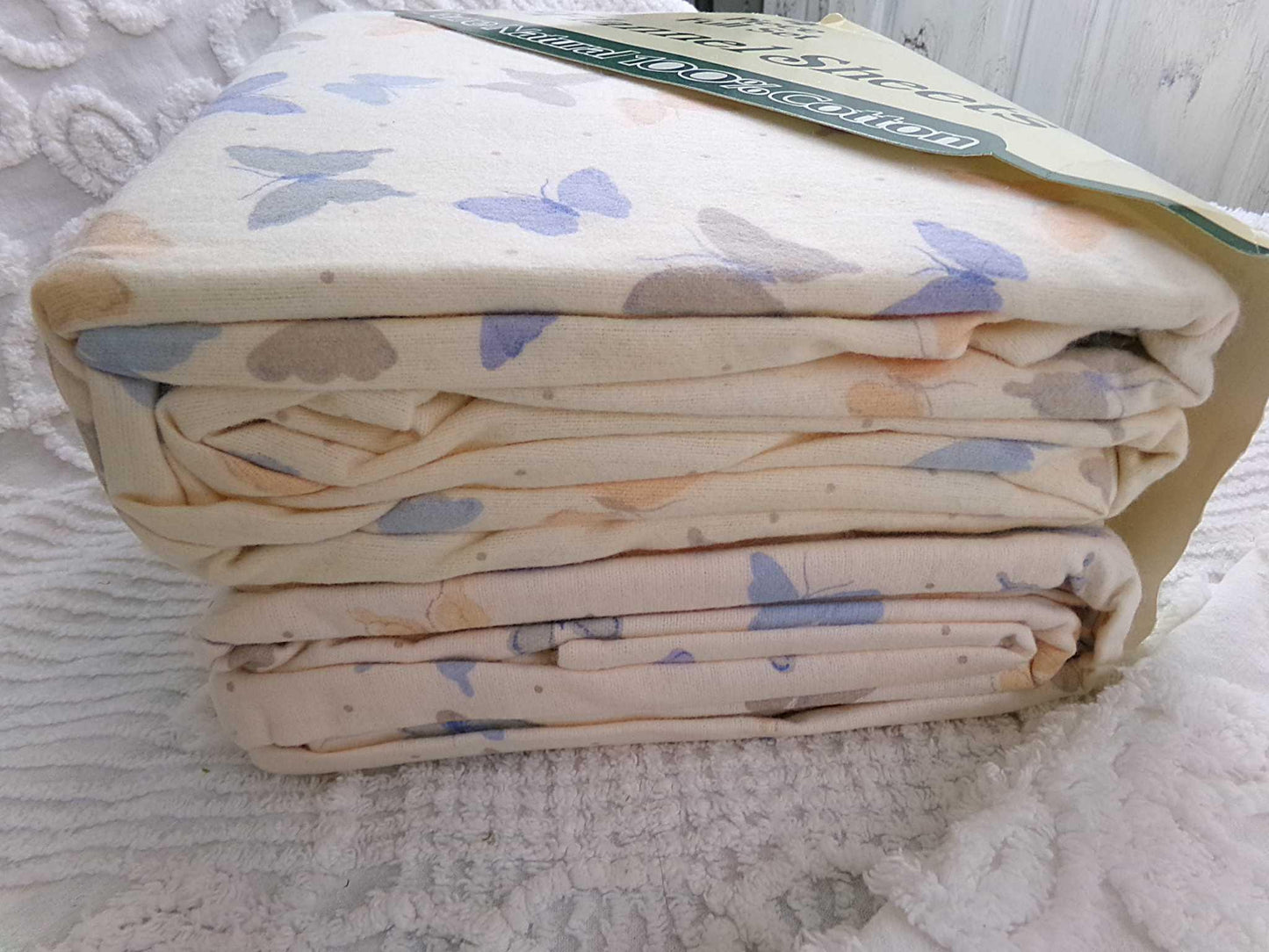 BUTTERFLIES Vintage FULL Flannel Sheet Set, Dreamy Butterfly Pattern, 1 Flat Sheet, 1 Fitted Sheet, 2 Pillowcases, Pure Natural 100% Cotton