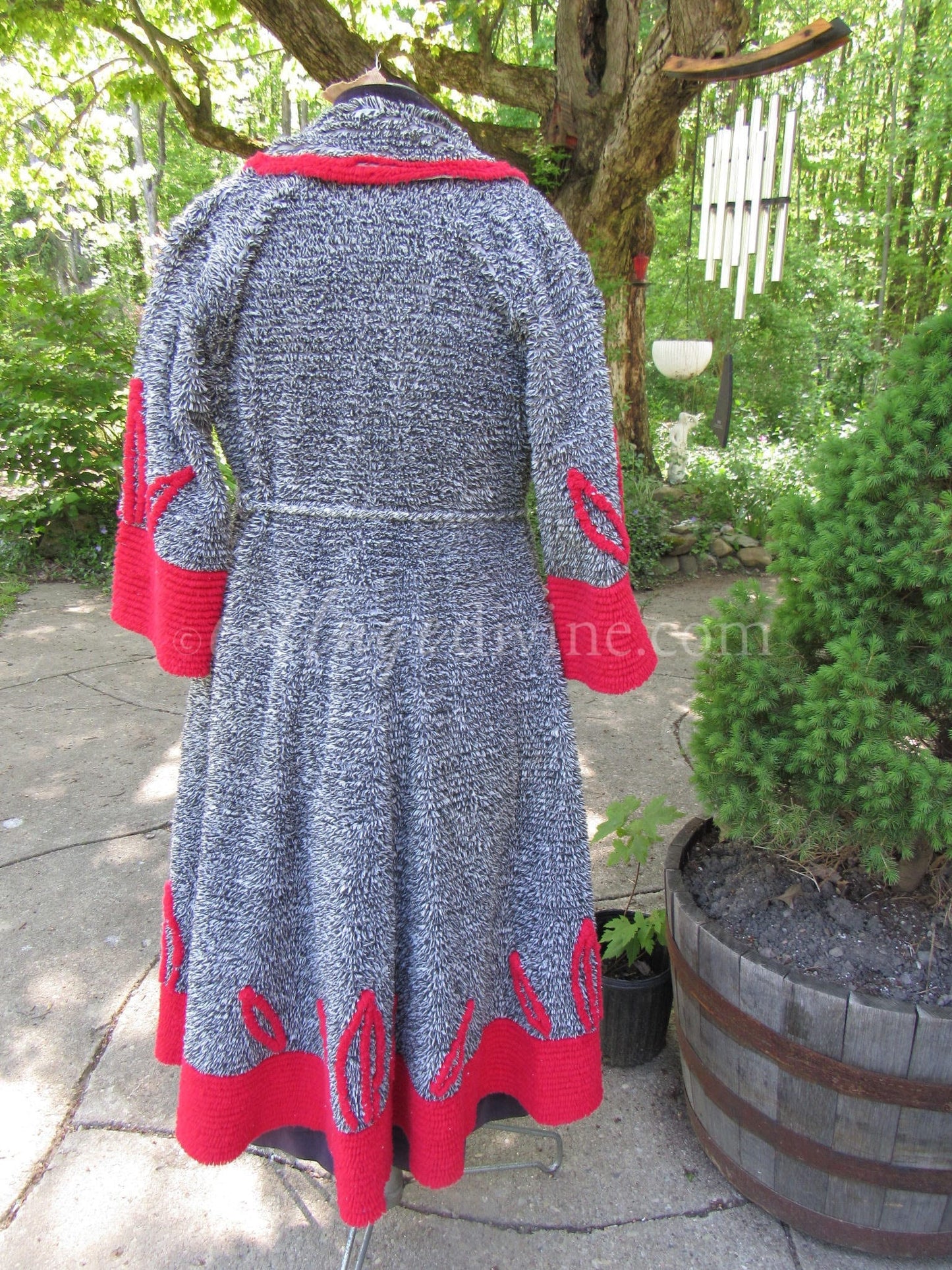 Salt & Pepper Siren Vintage Chenille Robe, Red Hot Statement Bathrobe with Kimono Sleeves, XS, Rare Petite Size