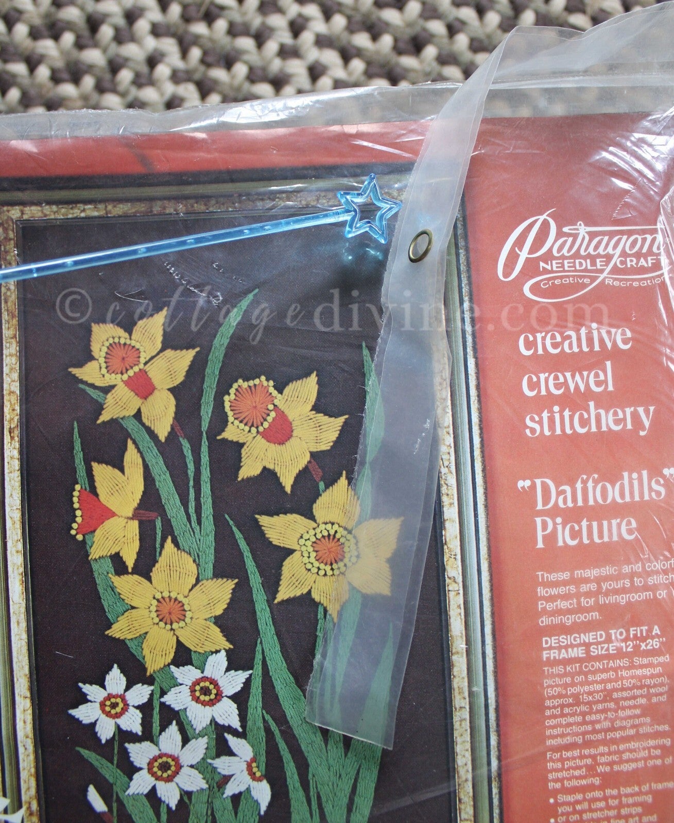DAFFODILS CREWEL Embroidery Kit Vintage Paragon Stitchery 0219 Barbara Sparre