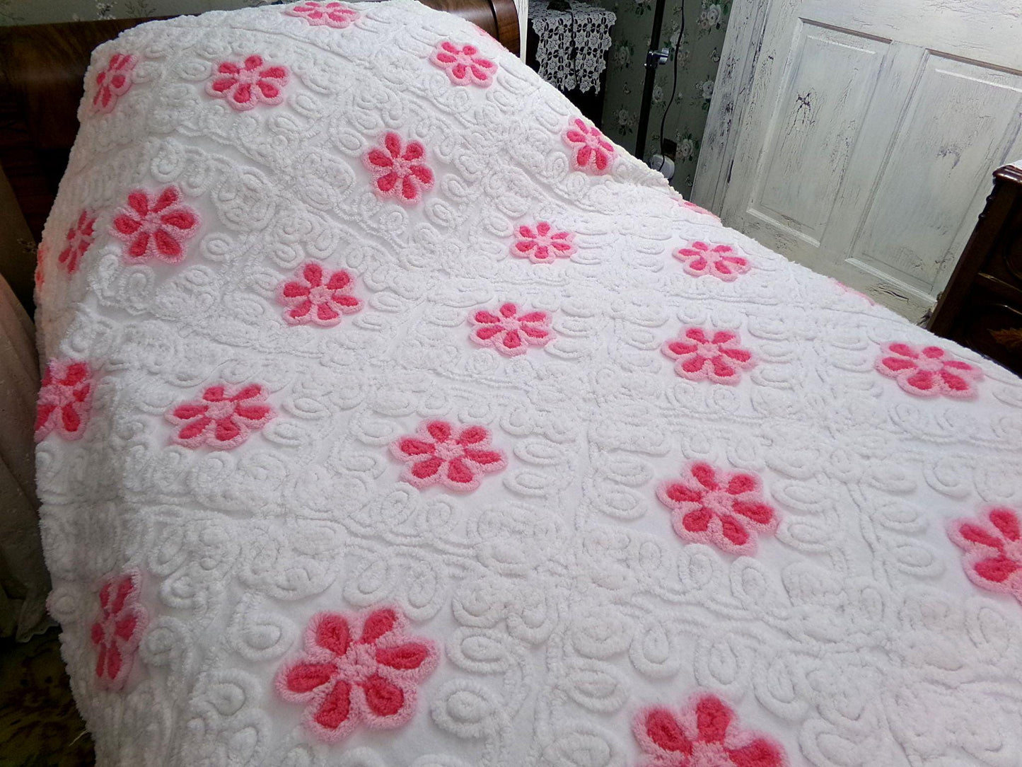 whimsical wonderland vintage chenille bedspread, pink roses in snowy white plush swirls, full size cotton bedding