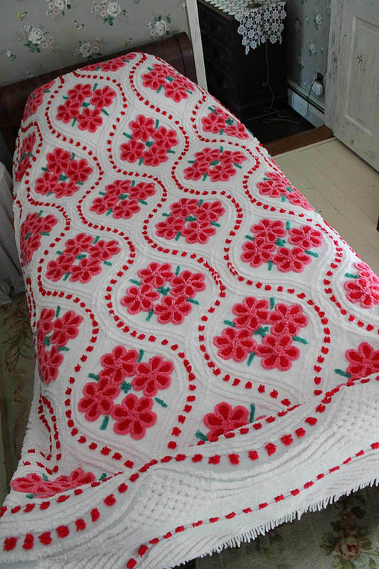 Red Rose Garden Vintage Chenille Bedspread, Gorgeous Full Size Bedding, 100% Cotton with Accent Fringe