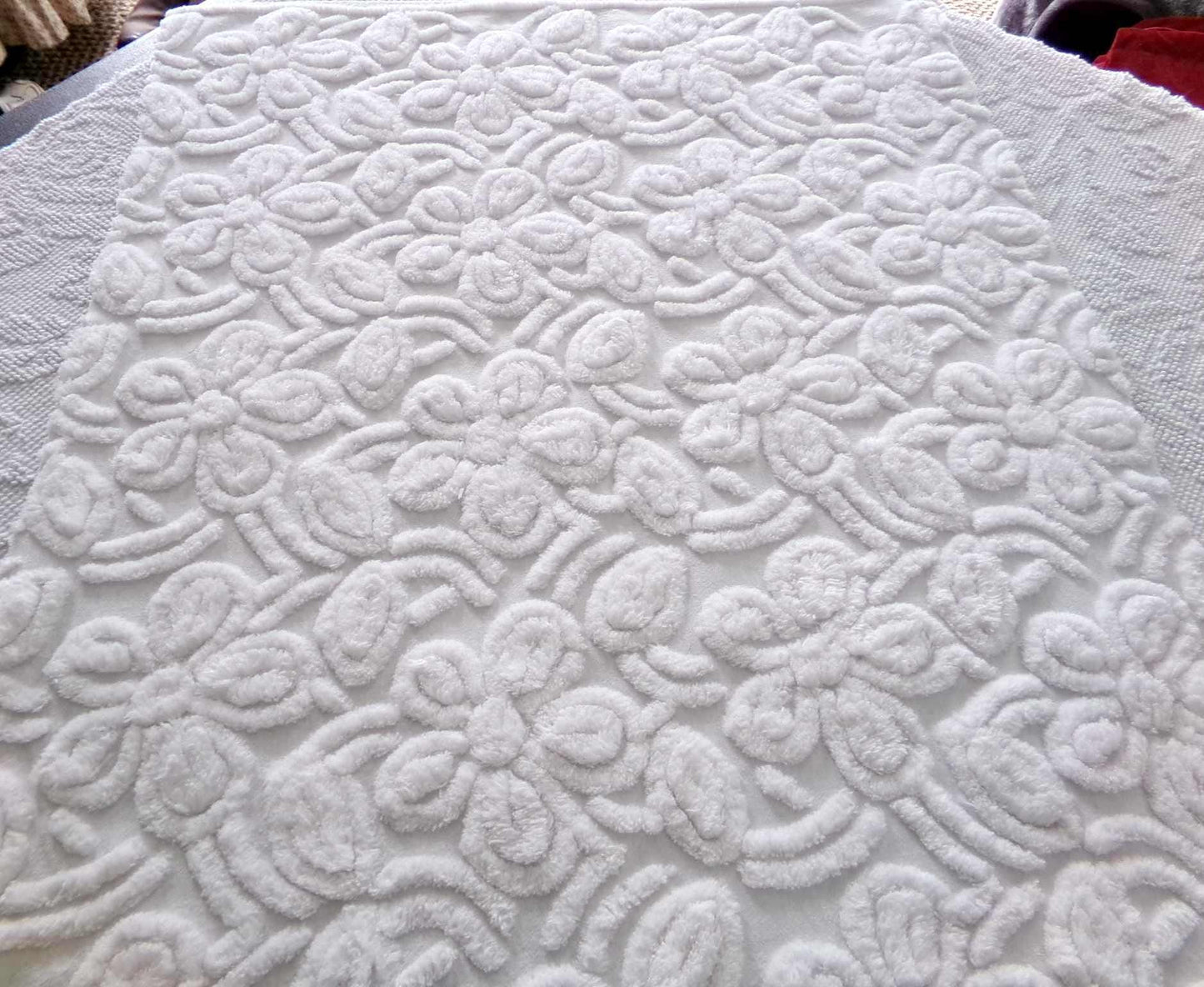 Precious Big Daisy Chenille Fabric, Vintage White Floral Cotton Sewing Material, 20" x 24" inch Piece for Quilting, Pillows & Crafts