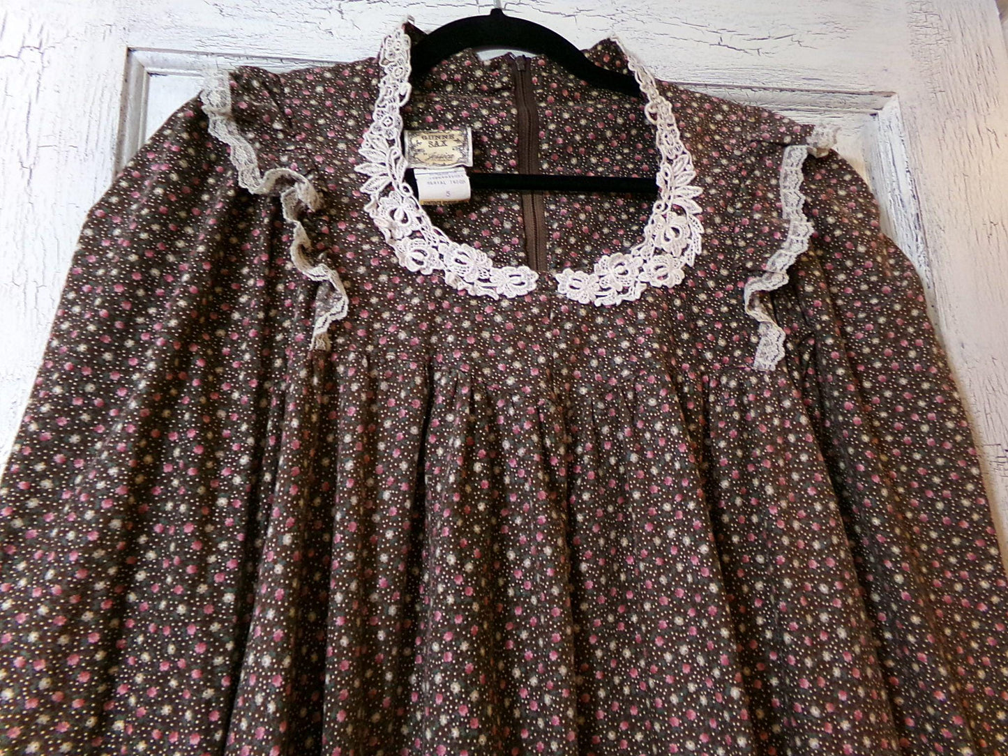 whimsical woodland fairy vintage Gunne Sax dress, cute 1970s prairie style midi brown cotton calico print, XXS