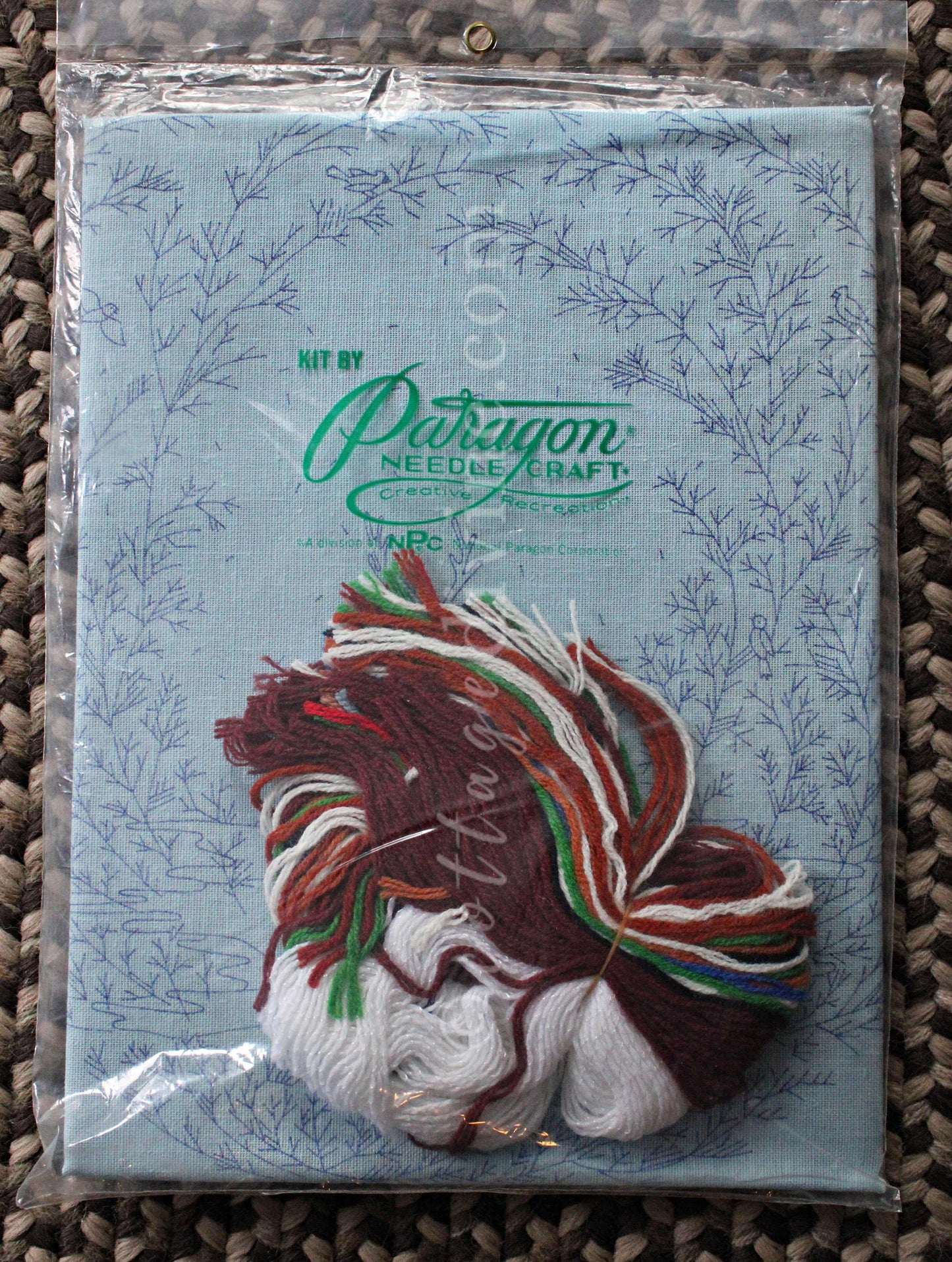 WOODLAND WATCH Nature Crewel Stitchery Kit, Winter Wildlife Scene, Vintage 0615 Paragon Needlecraft Embroidery Design by Polly Gottfried