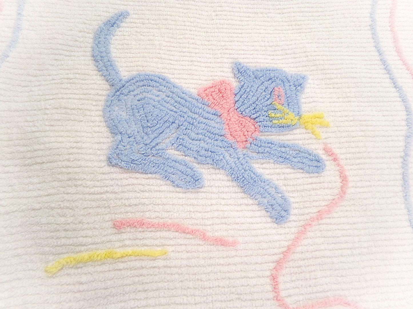 kitten vintage chenille coverlet, charming kitty cat chasing thread in pink, blue & white, cotton accent throw, 38"W x 56"L
