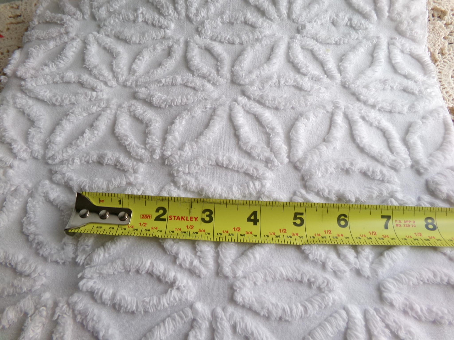 modern daisy vintage chenille fabric, versatile white quilt material, 20" x 24" inch piece for sewing, crafts & quilting