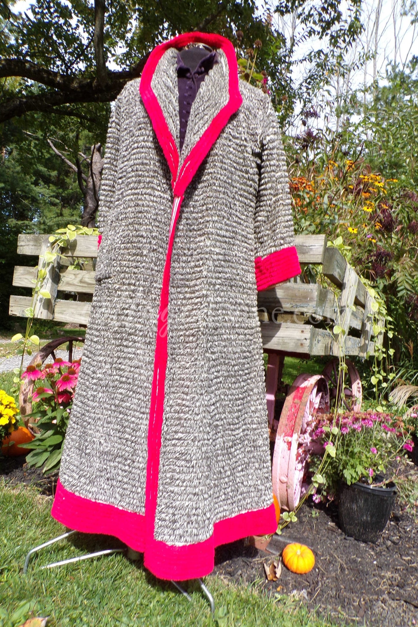 Red Peacock Vintage Women's Chenille Robe, 1940s Salt & Pepper Handmade Bathrobe, Size Small