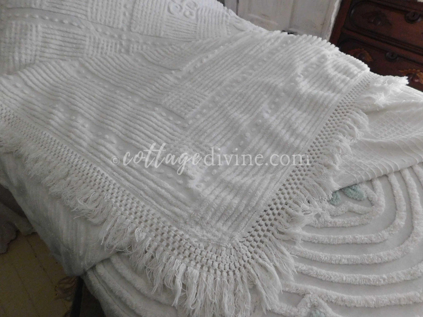 Shabby Seaside Cottage Style 1950s White Vintage Chenille Bedspread, Full Size, Fringe