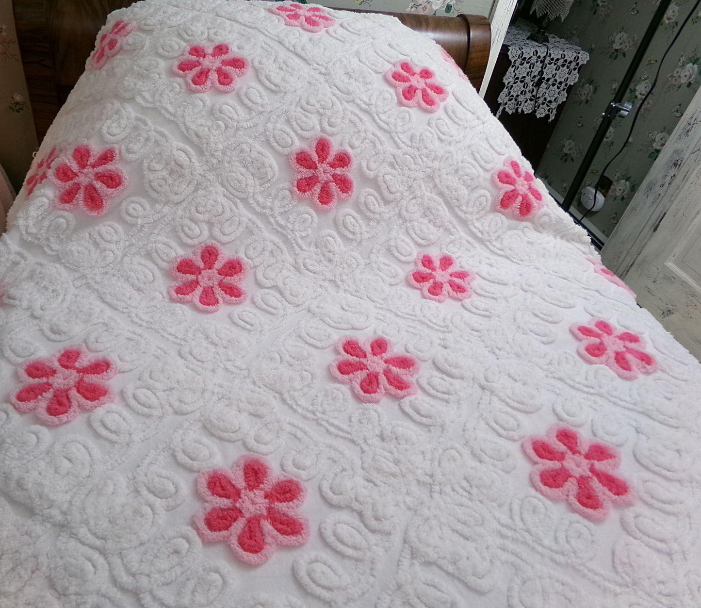 whimsical wonderland vintage chenille bedspread, pink roses in snowy white plush swirls, full size cotton bedding