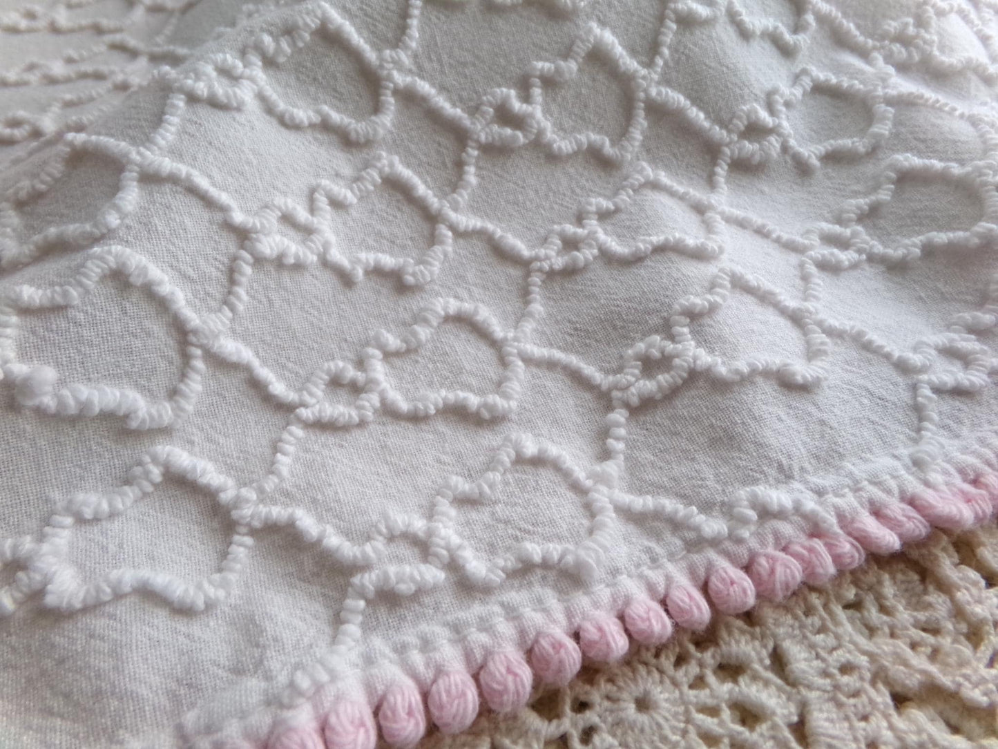 textured white chenille fabric, chain link design with pink bead tuft edge, 20" x 25" inches, ideal quilt sewing material