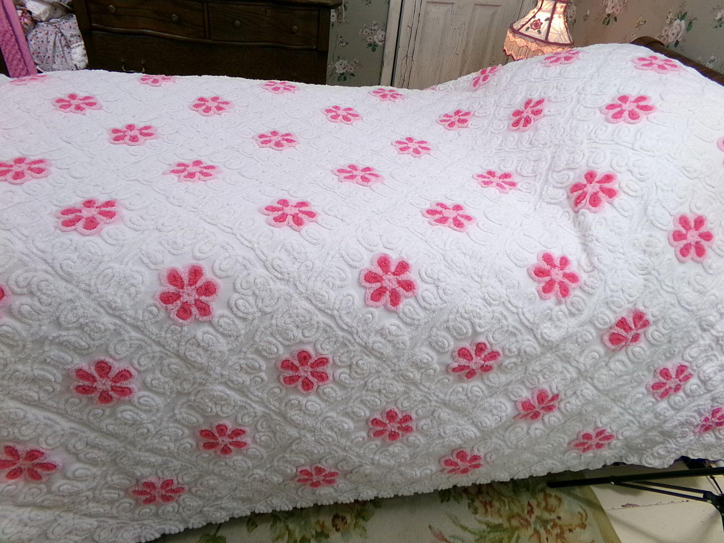 whimsical wonderland vintage chenille bedspread, pink roses in snowy white plush swirls, full size cotton bedding