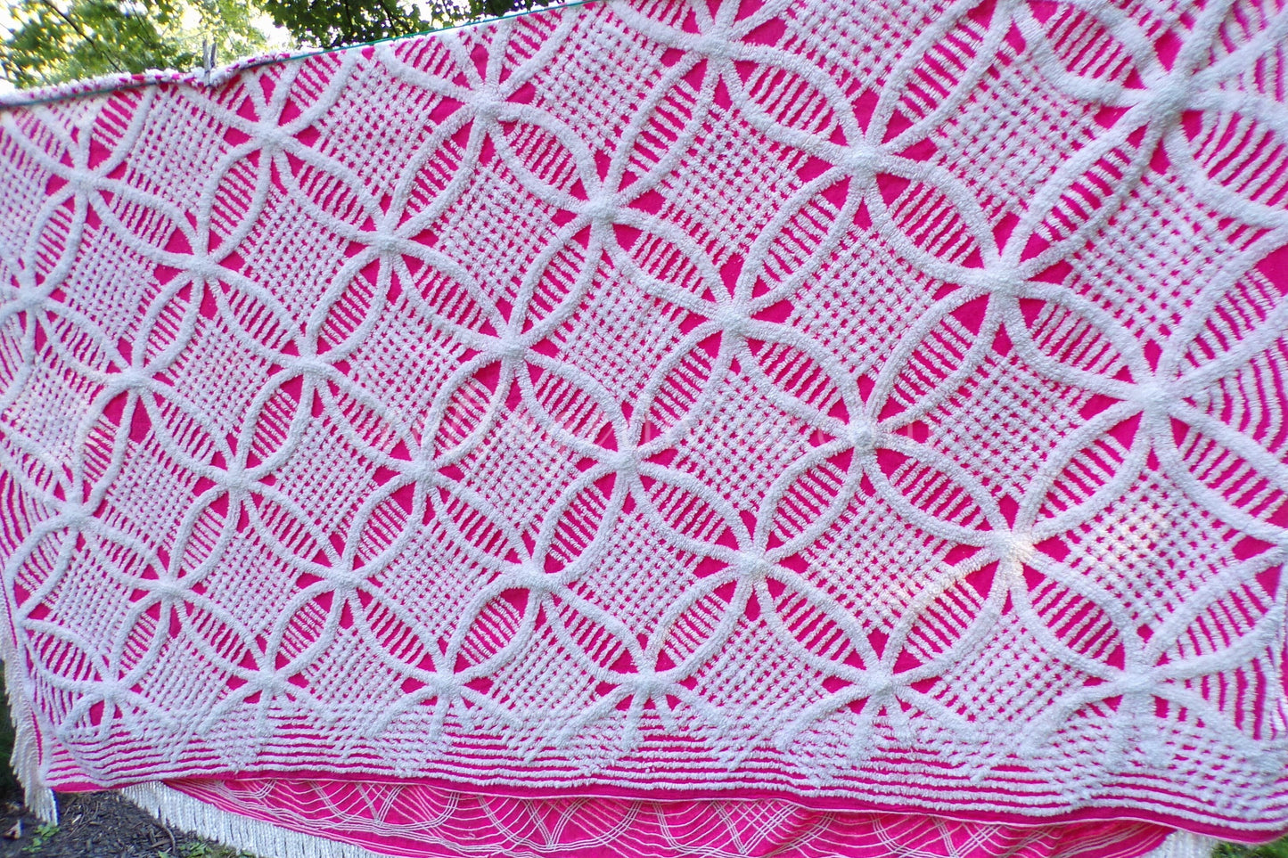 feisty fairy pink fluffy vintage chenille bedspread with white wedding rings & accent fringe, soft cotton full size bedding